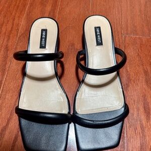 Nine West black slide sandal size 8